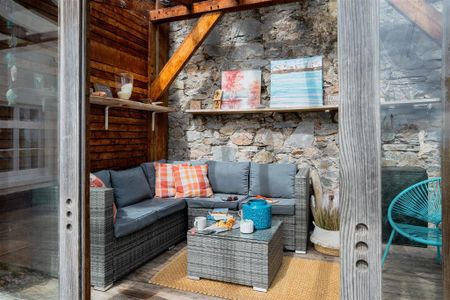 5 bedroom semi-detached house to rent - Photo 2