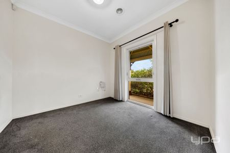 Charming Family Home in Sought-After Boardwalk Estate!! - Photo 3