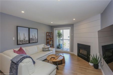 For Lease - 735 Deveron Crescent Unit# 310, London South, Ontario - Photo 3