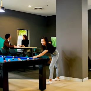 5 Bedroom Apartment - Photo 1