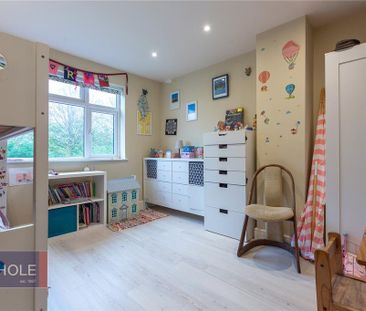 4 bedroom semi-detached house to rent - Photo 5