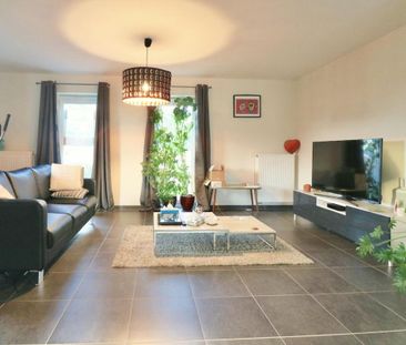 Prachtig appartement met 3 slpk, terras en carport voor 945 EUR/mnd - Photo 1