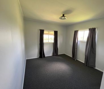 Rural rental on the edge of town - Photo 2