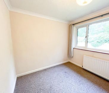 3 bedroom detached bungalow to rent - Photo 3