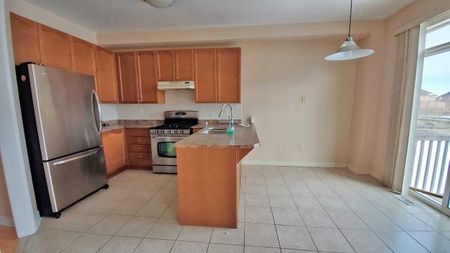 For Lease - 39 Iceland Poppy Upper Level Trail, Brampton, Ontario - Photo 4