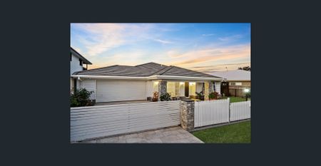 Spectacular Lowset Home - with all the bells and whistles! - Photo 4