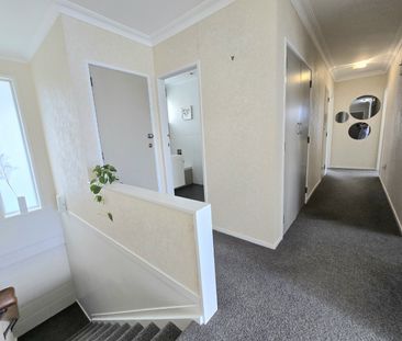 Spacious Four-Bedroom Family Home in Matua - Available February 202... - Photo 6