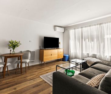 Effortless Inner-City Living with Style and Comfort - Photo 1