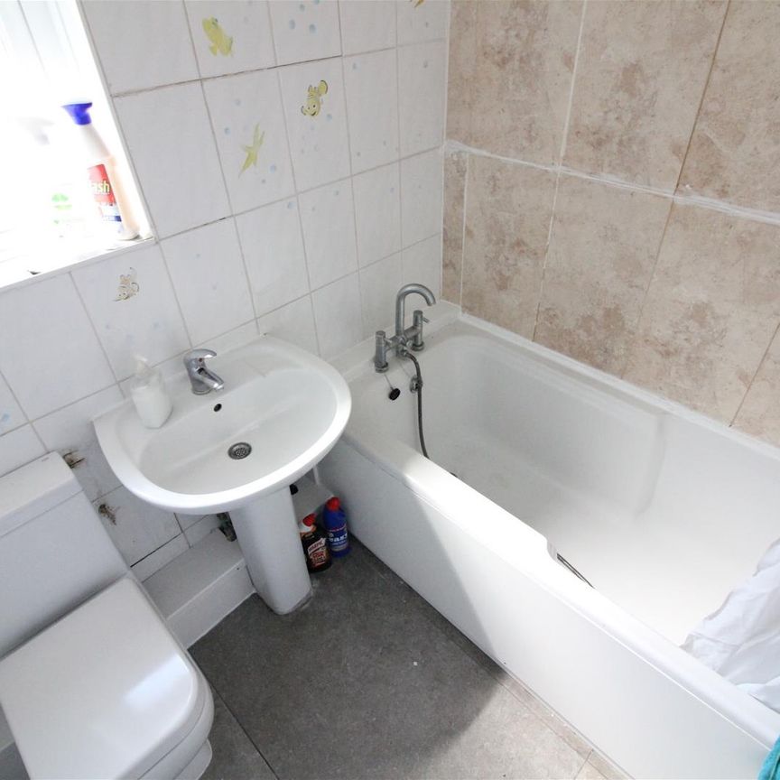 Villiers Road, Southall - Photo 2