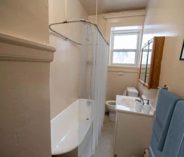 Roslyn Square — 2 Bedroom - Photo 5