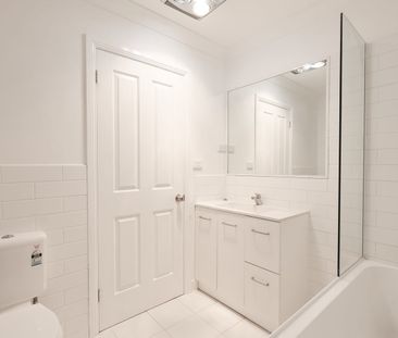 SPACIOUS FOUR BEDROOM FAMILY HOME - Photo 6