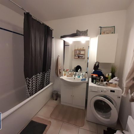 Location Appartement 2 pièces 43m² VENDIN LE VIEIL 62880 - Photo 4