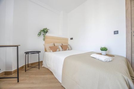 Carrer de lArquitecte Arnau, Valencia, Valencian Community 46020 - Photo 3