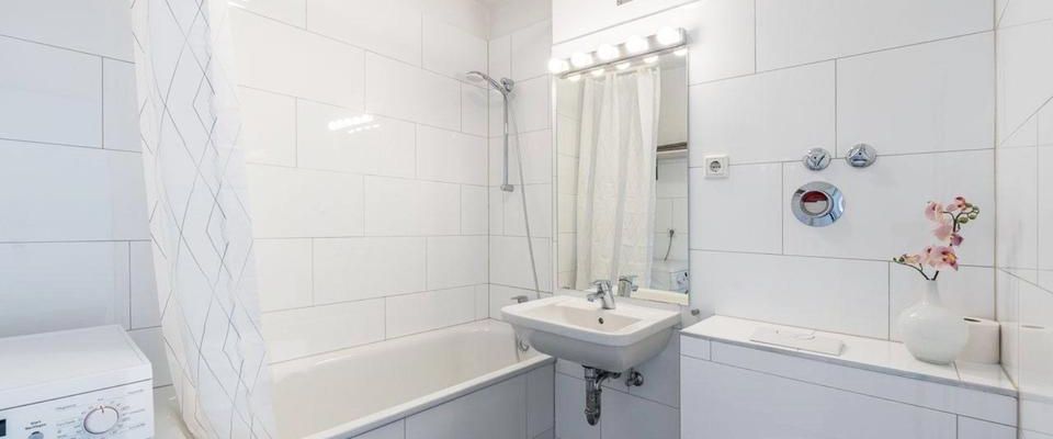 Zu vermieten: Helle 2-zimmerwohnung Mit Neuer Küche, Voll Ausgestattet. - Foto 1