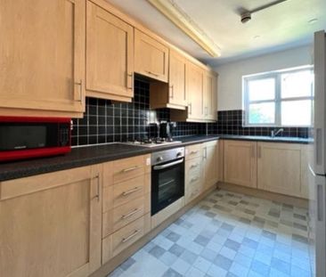 1 bedroom in a house share to rent - Photo 5