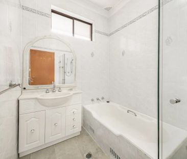 Spacious Three Bedroom Villa - Photo 2