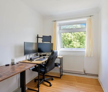 Cumberland Close, Epsom - Photo 4