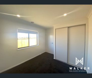 30 Cloudburst Avenue, Wyndham Vale, Vic 3024 - Photo 1