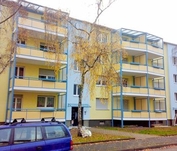 2 Zimmer, Küche, Dusche, Balkon, 3.OG links - Photo 2