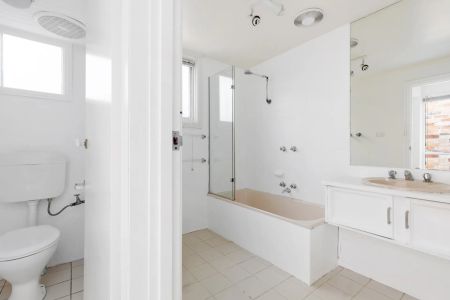 405 Park Street, - Photo 2