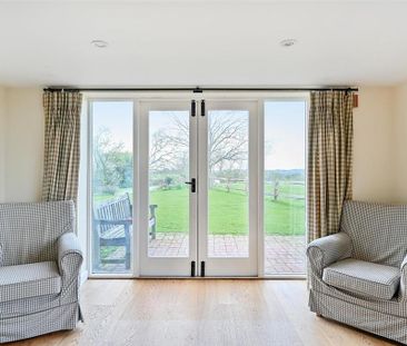 5 bedroom detached house to rent - Photo 2