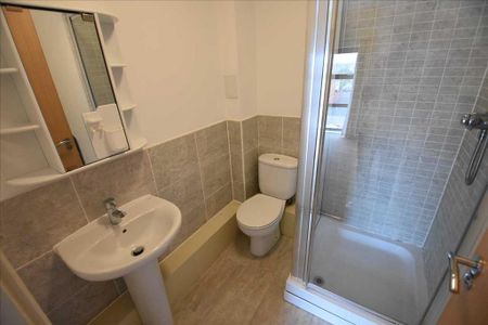 2 bedroom apartment to rent - Photo 4