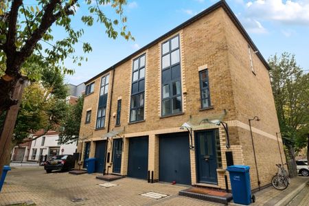 3 bedroom terraced house to rent - Photo 4