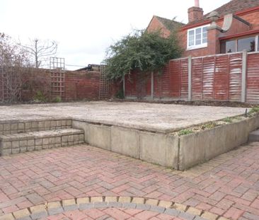 3 bedroom semi-detached house to rent - Photo 5