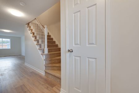 For Lease - 57 Lee Crescent, Barrie, Ontario - Photo 4