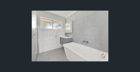 IDEALLY LOCATED FAMILY HOME! - Photo 3