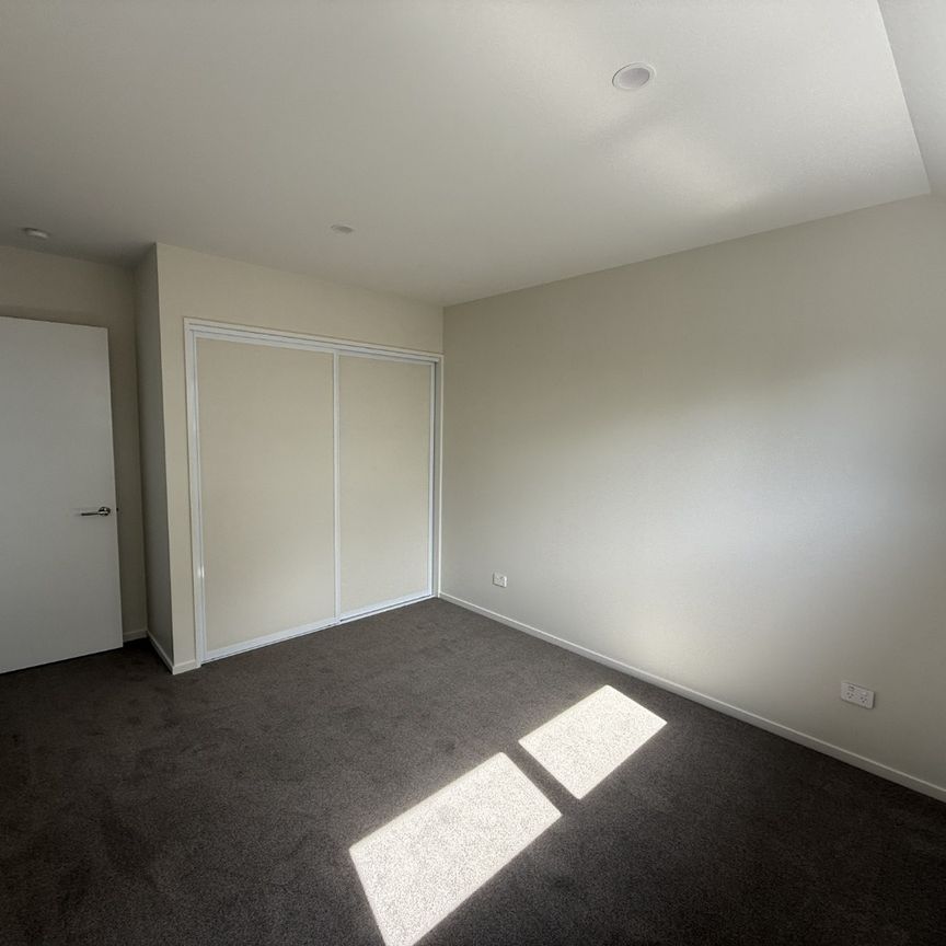 2/33 Russell Street, Linwood - Photo 1
