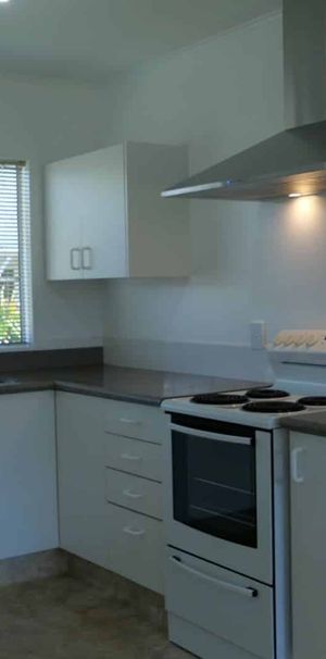 Charming Three-Bedroom Home in Paraparaumu Beach - Photo 1