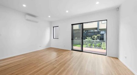 Modern Townhouse - Photo 4