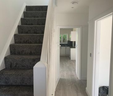 4 Bed Semi-Detached House, Hitchin Road, LU2 - Photo 4