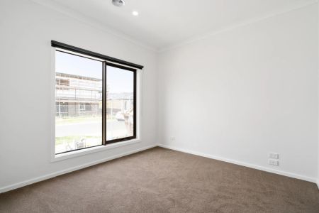 Low-Maintenance Family Home in Prime Location - Photo 2