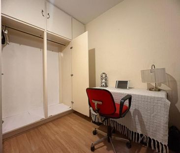 1 bedroom in a flat share to rent - Photo 3