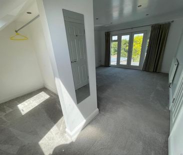 4 Bedroom Bungalow To Let - Photo 4