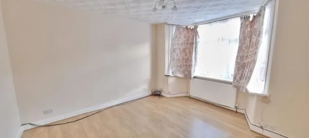 Salisbury Avenue - Photo 1