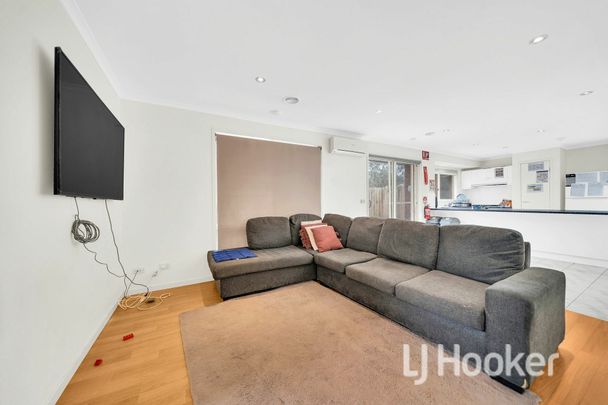 Beautiful and spacious 3-bedroom home for rent in Rowville! - Photo 1