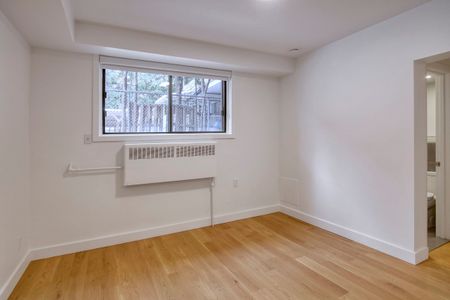 3250 Van Horne - Photo 4