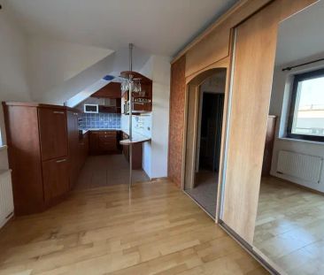 PRONÁJEM BYTU 1+KK/1+1 S BALKONEM A SKLEPEM, STŘELICE U BRNA - Fotografie 2