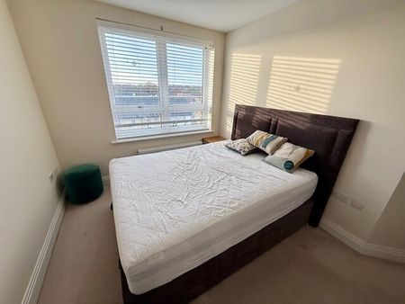 Heron Way, Maidenhead - Photo 3