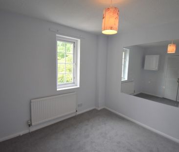 3 bedroom Apartment - GUESSENS COURT, WELWYN GARDEN CITY. - Photo 3