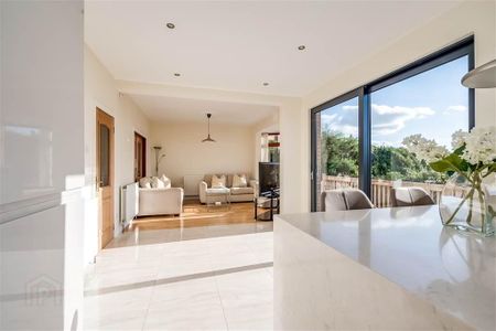 8 Royal Lodge Mews, Off Purdysburn Road, Belfast, BT8 7YT - Photo 4