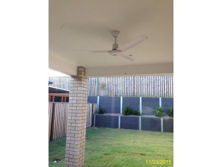 AIR CONDITIONED TWO BEDROOM DUPLEX WITH LARGE COURTYARD ! - Photo 5