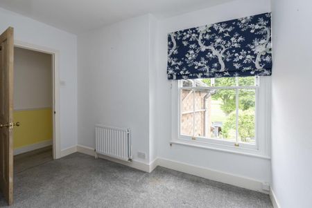 4 bedroom terraced house to rent - Photo 4