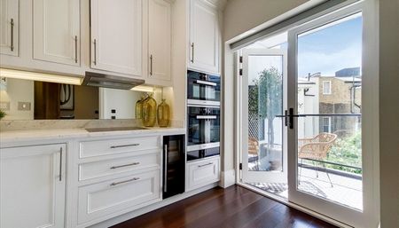 Prince of Wales Terrace, London - Photo 3