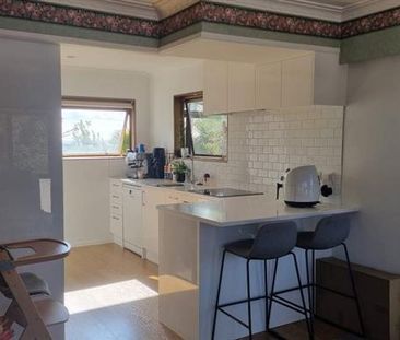 SUNNY 2 BEDROOM UNIT - MISSION BAY - Photo 3