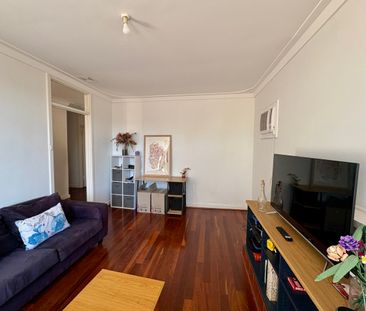 Comfort & Convenience Close to Parks and Shops - Photo 2