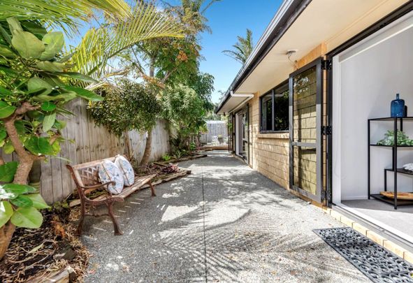 Cul-de-sac Living - Beachlands - Photo 1